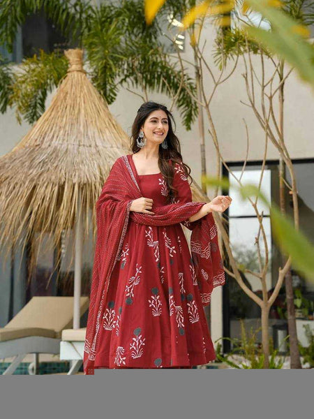 Cotton RIN131 CLORA V-9 Gowns Wholesale Printed Gowns Fancy Gowns Anarkali Gown